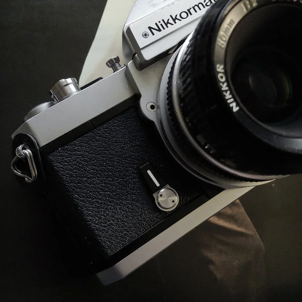 Vintage Nikkormat/Nikon FT2 35mm Film Camera + 50mm Nikor Lens